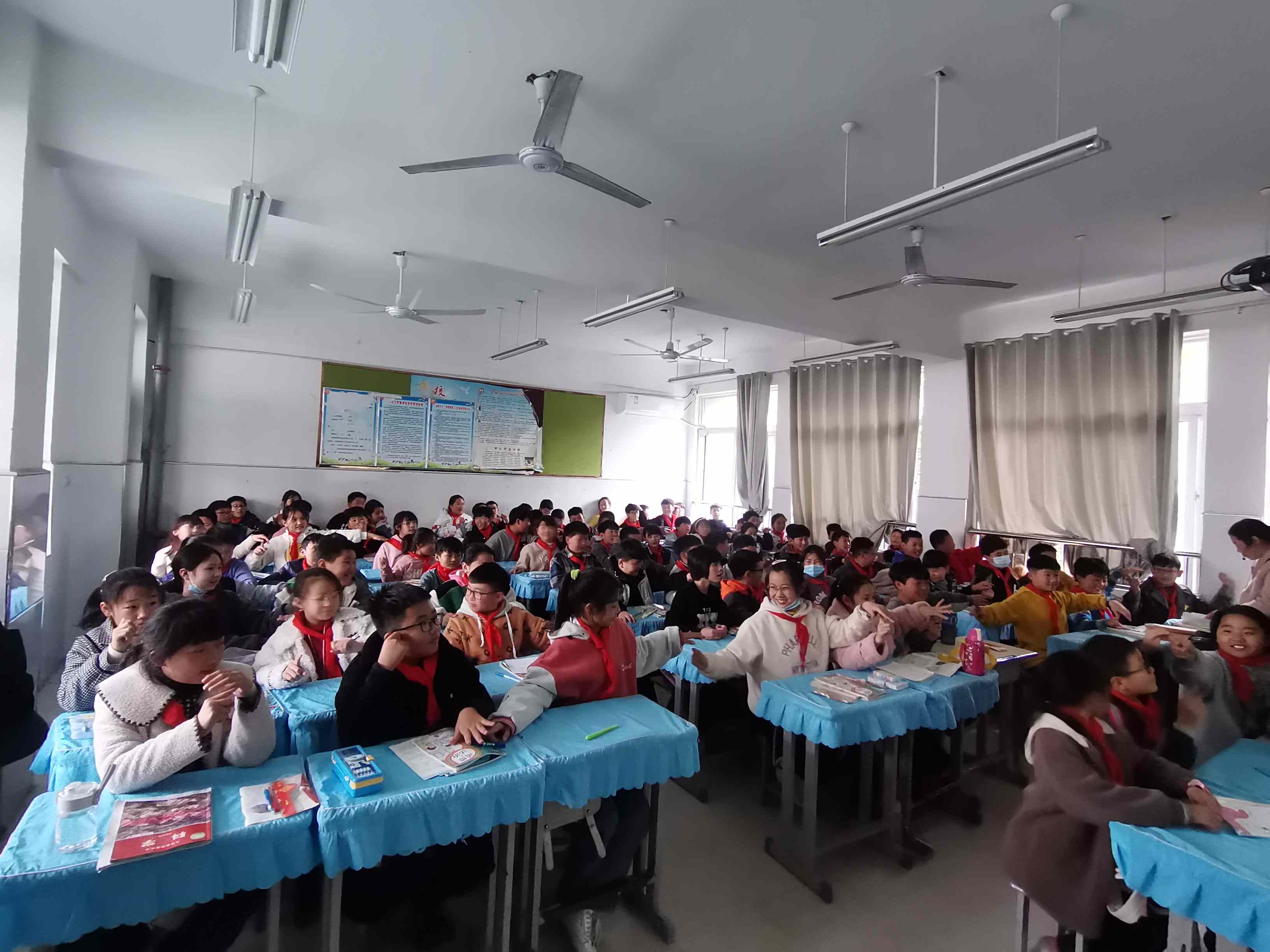 1课堂游戏进行中.jpg