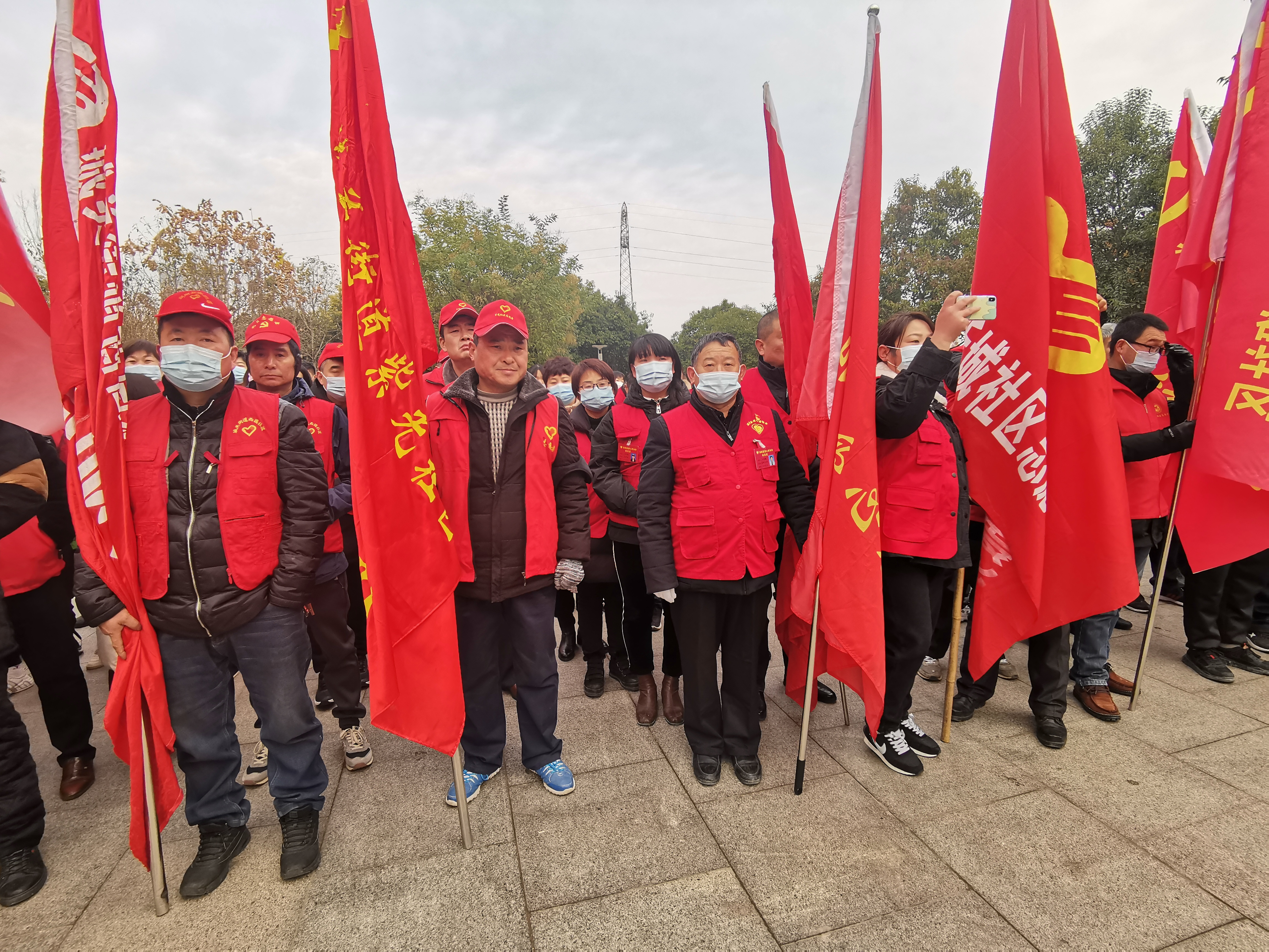 旗帜引领志愿服务1.jpg