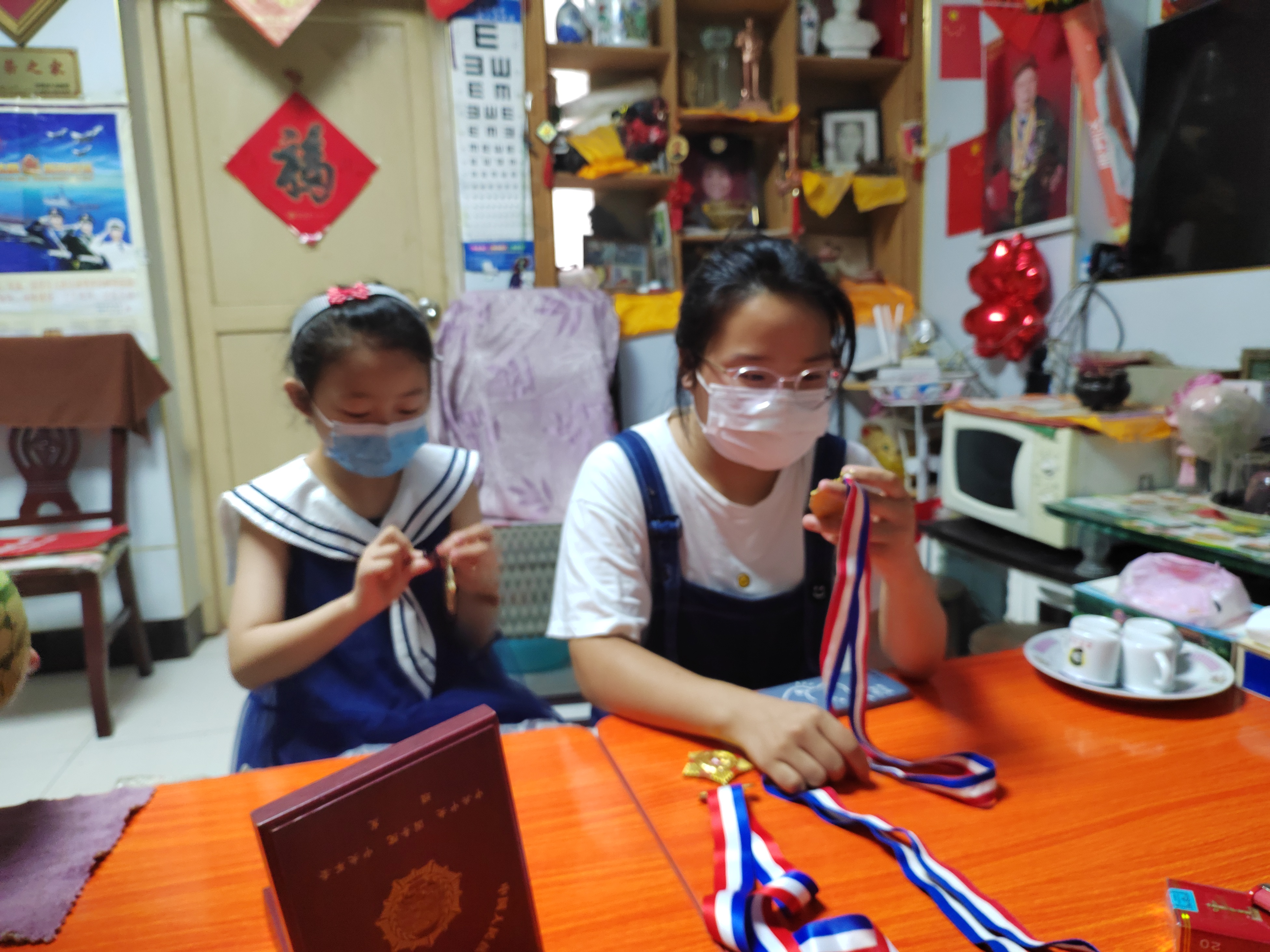 图3 欣赏奖章.jpg