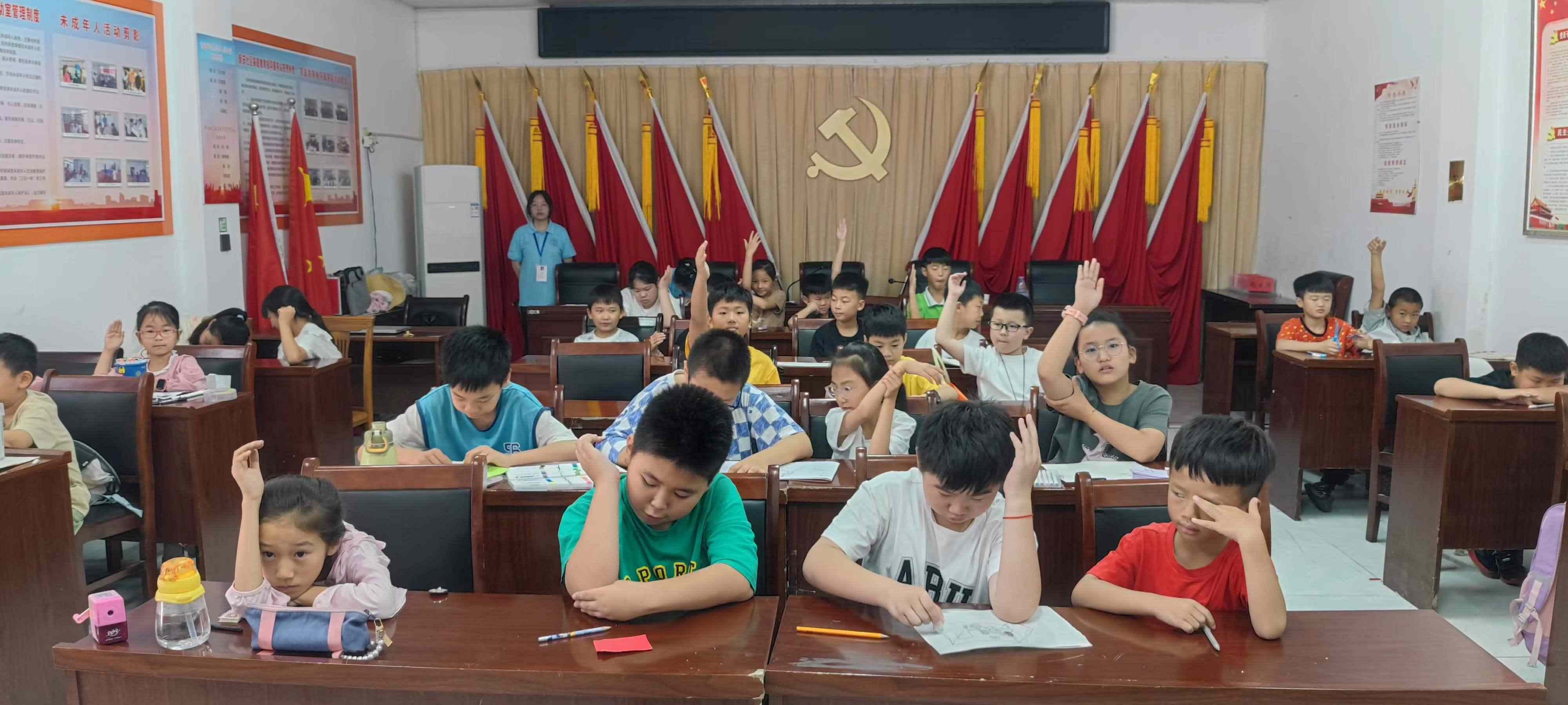 2“音乐点心”课堂孩子们踊跃分享自己喜欢的音乐.jpg