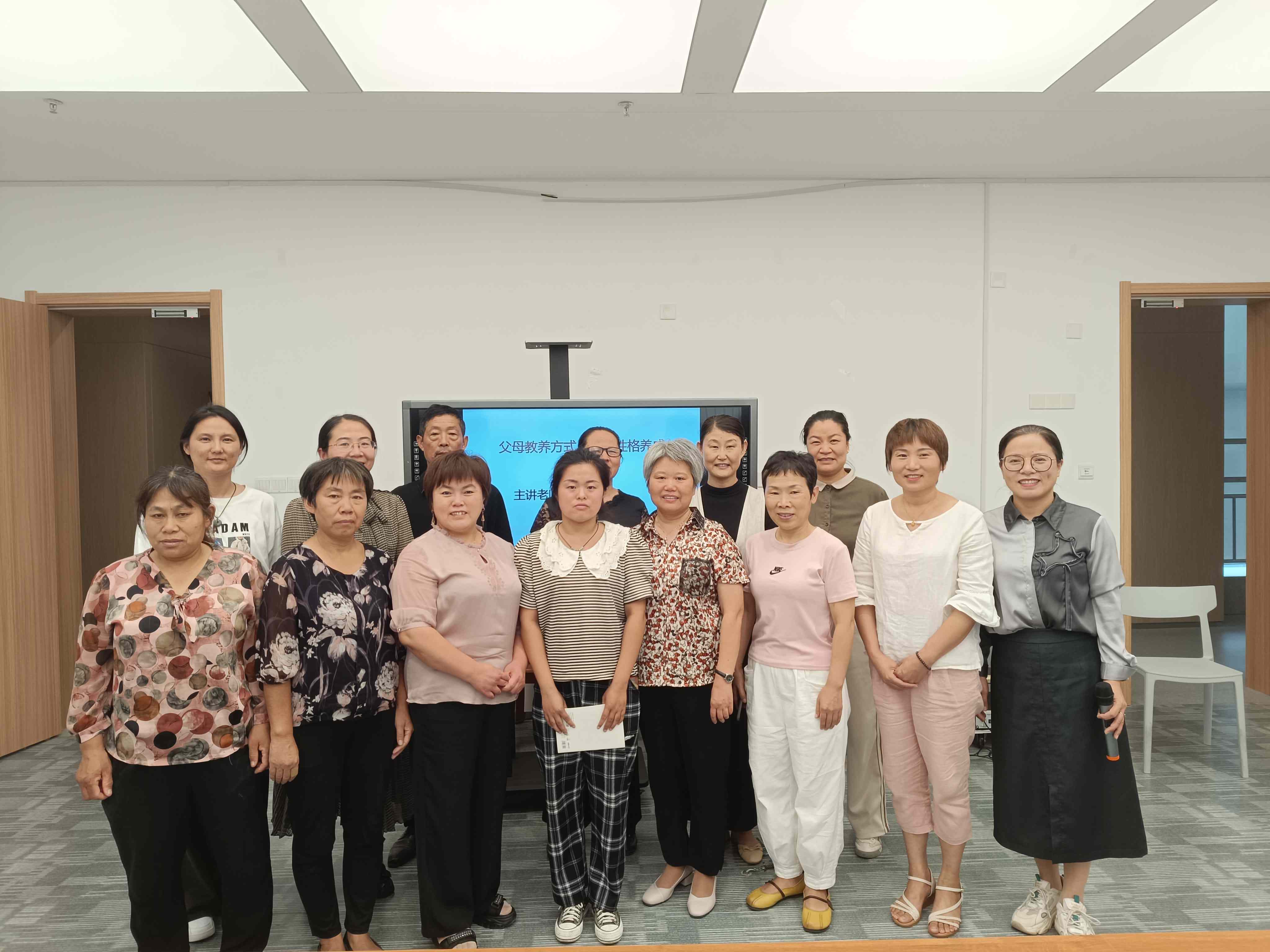 部分学员合影.jpg