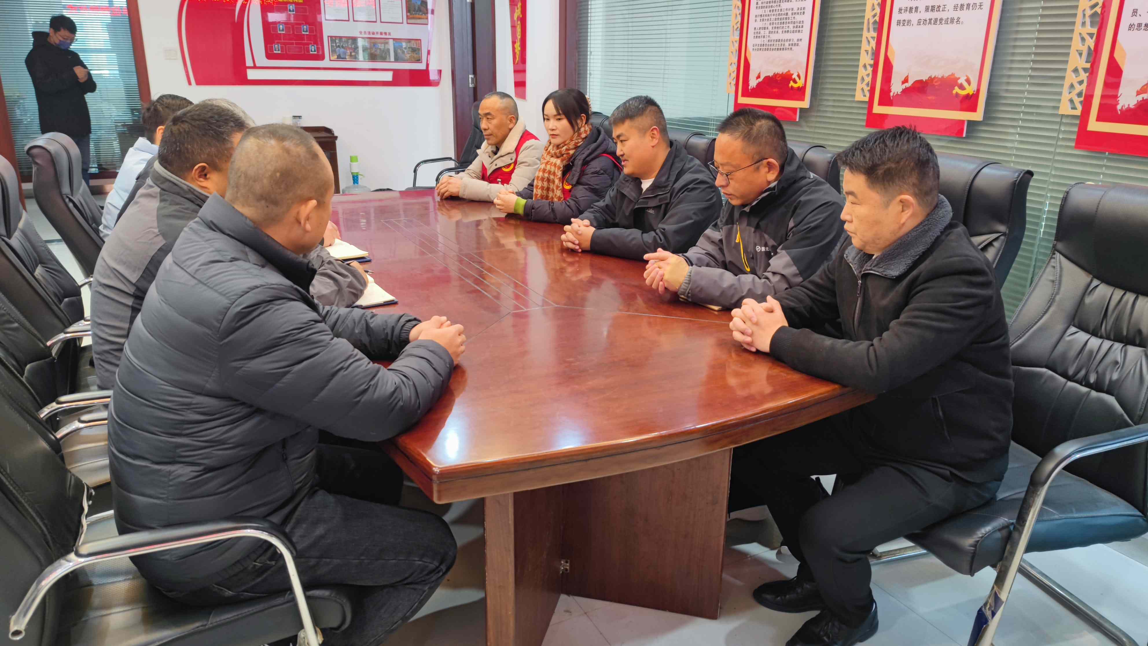 3.代表交流学习中.jpg