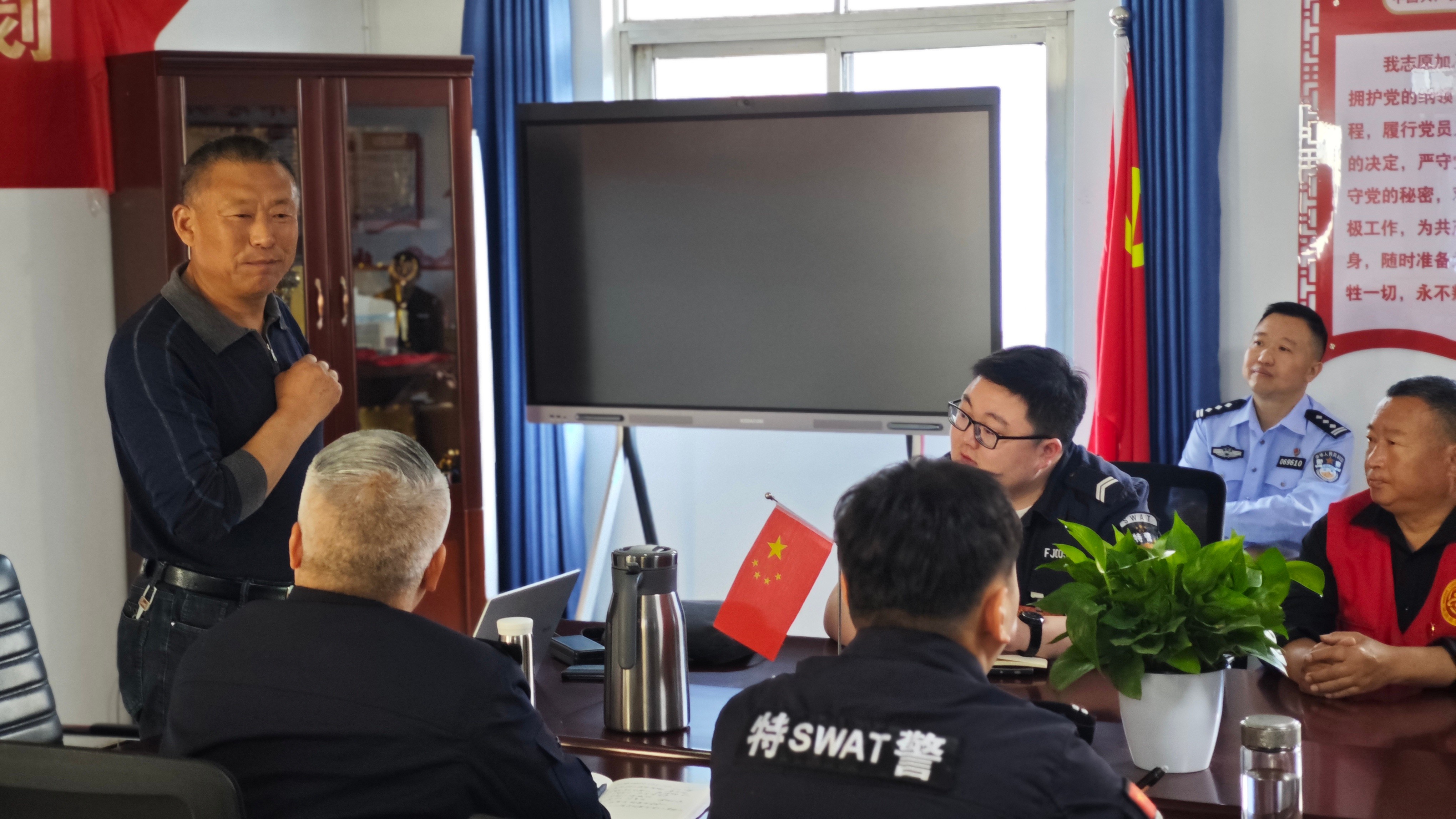 5廉成福老师正在授课中(1).jpg