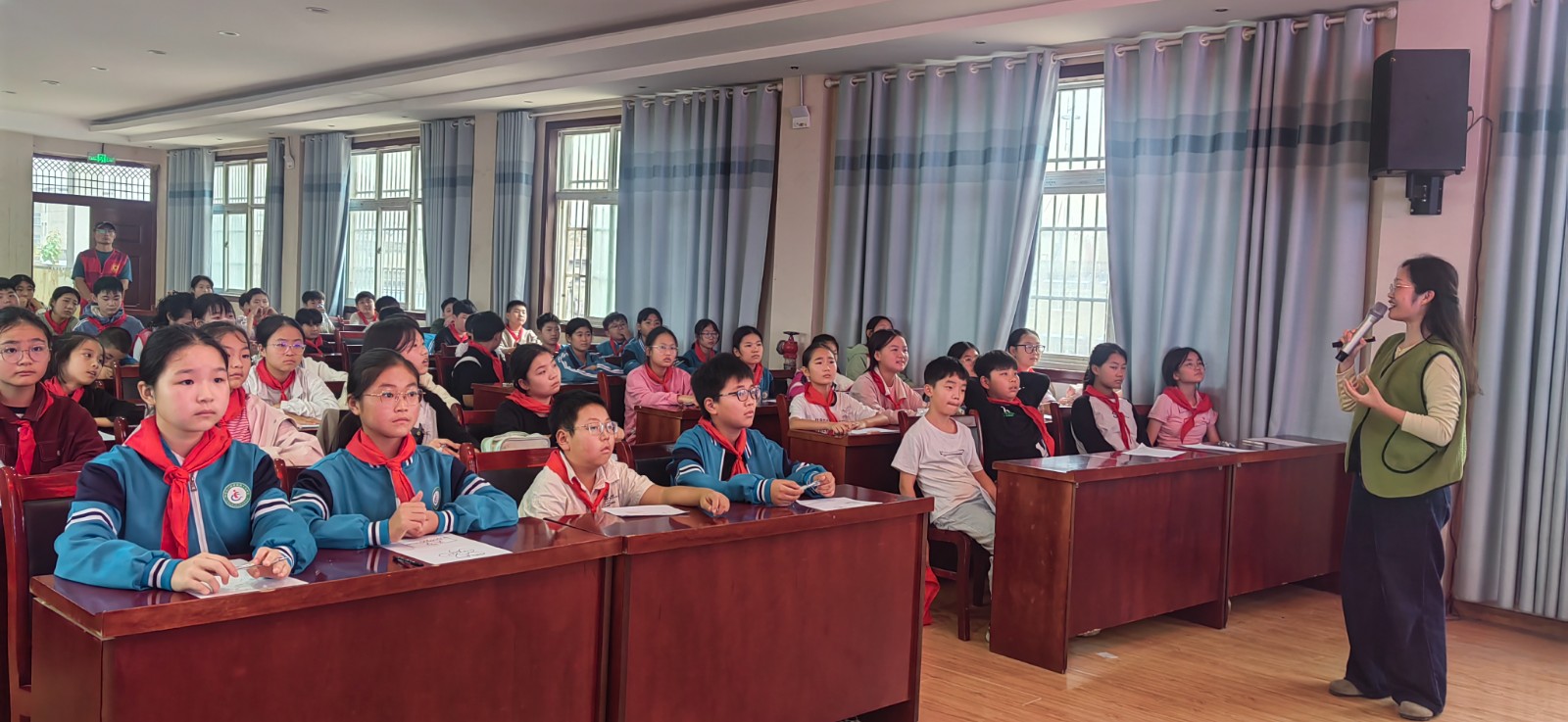 赋能成长 从心开始：涡阳十小学生参与“认识自我 悦纳自我”心理讲座