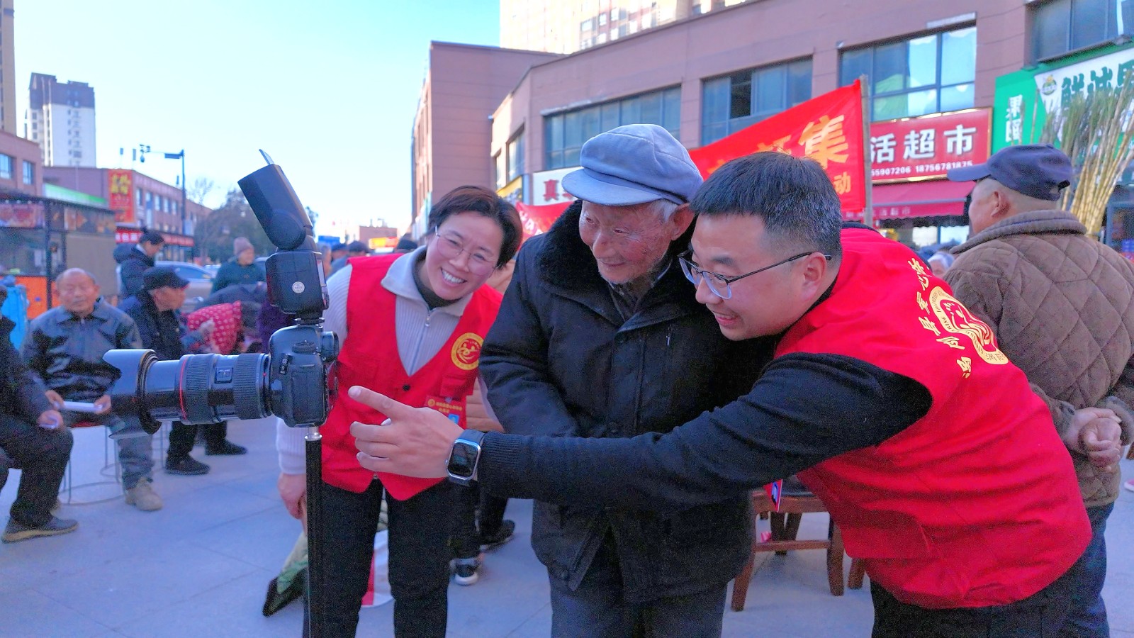 健康护航 定格岁月 涡阳社区便民服务绘就温情画面