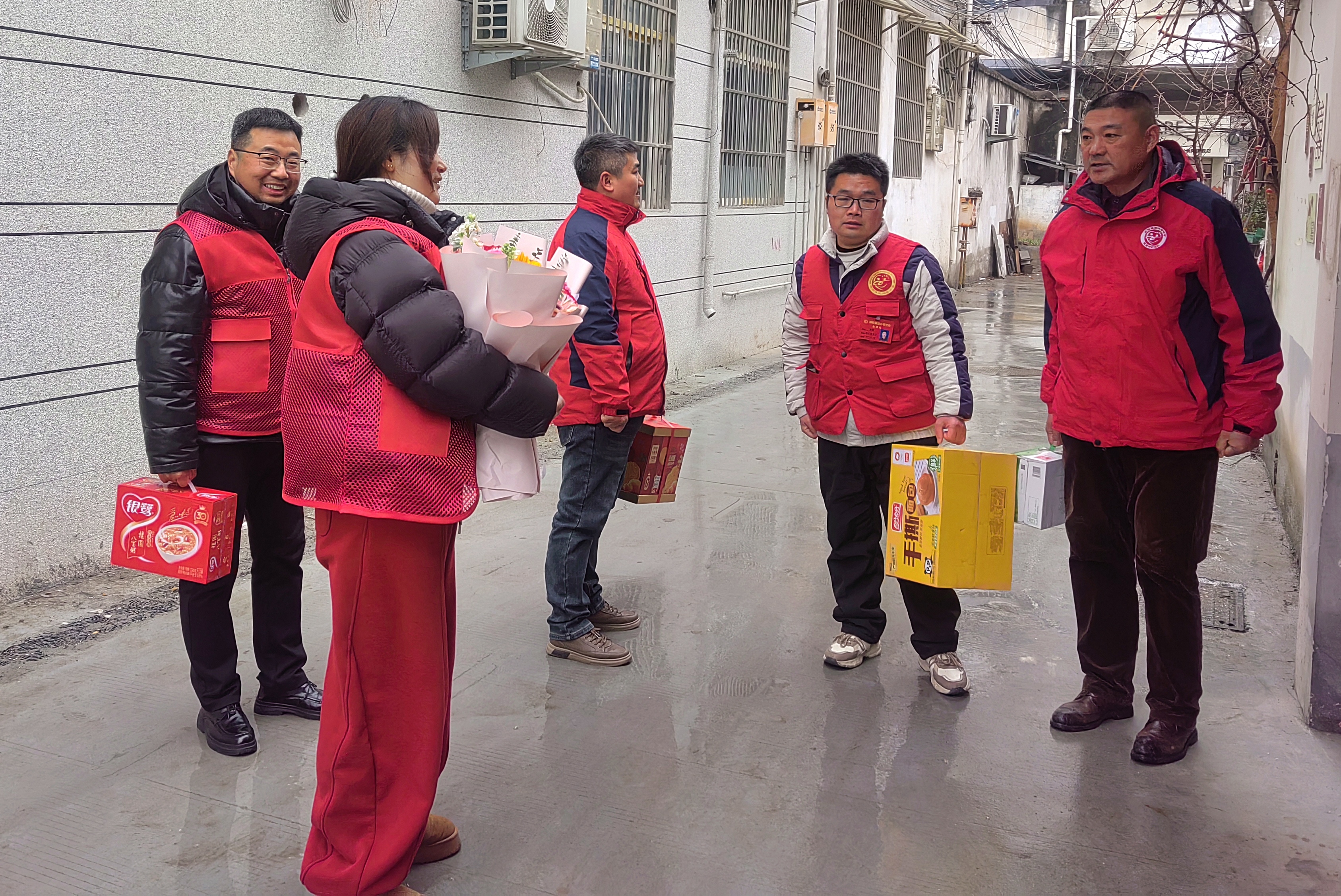 i_20260202083446993867.jpg 1大家到达会员家门前.jpg