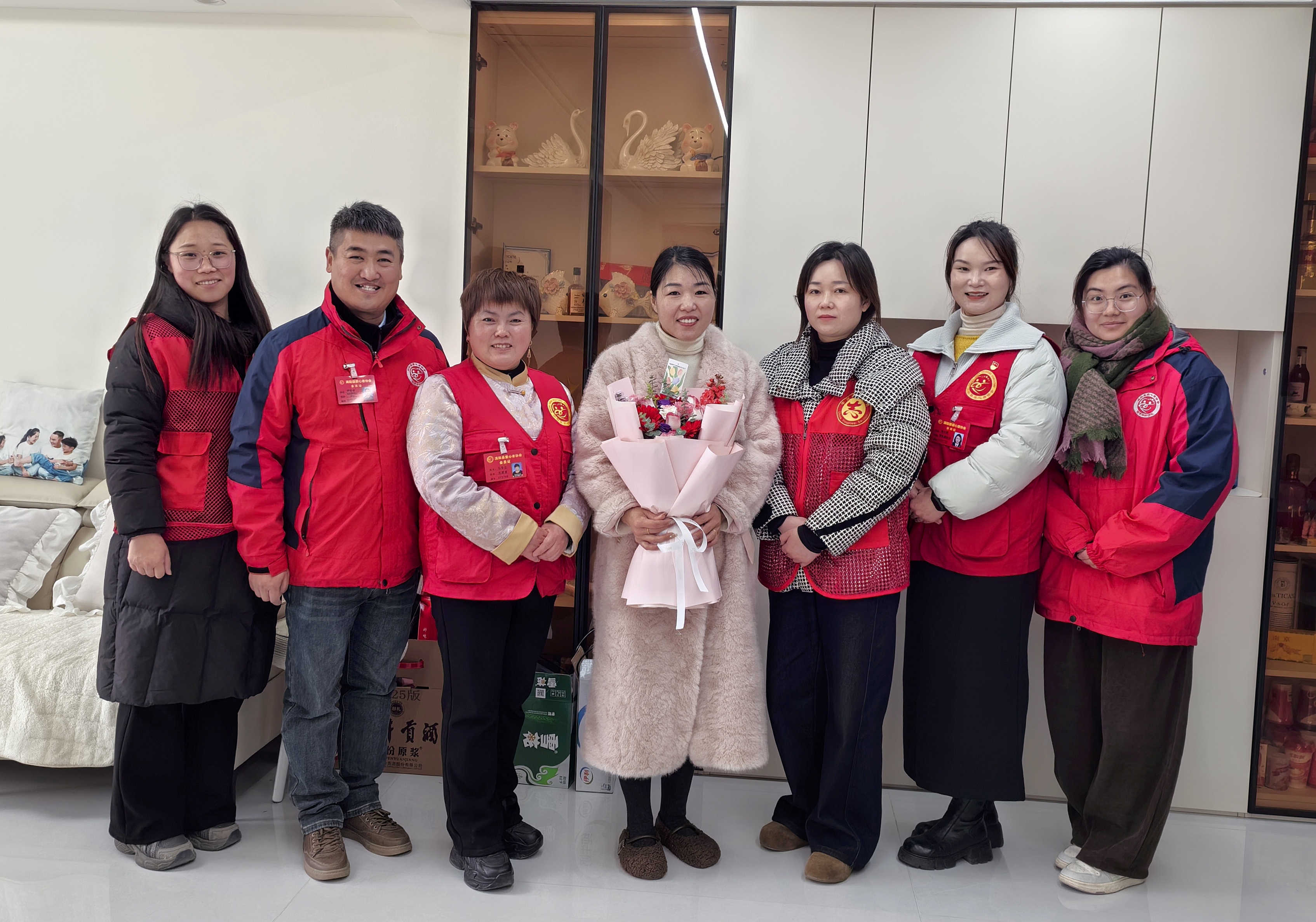 i_20260309102757626740.jpg 7温暖合影.jpg