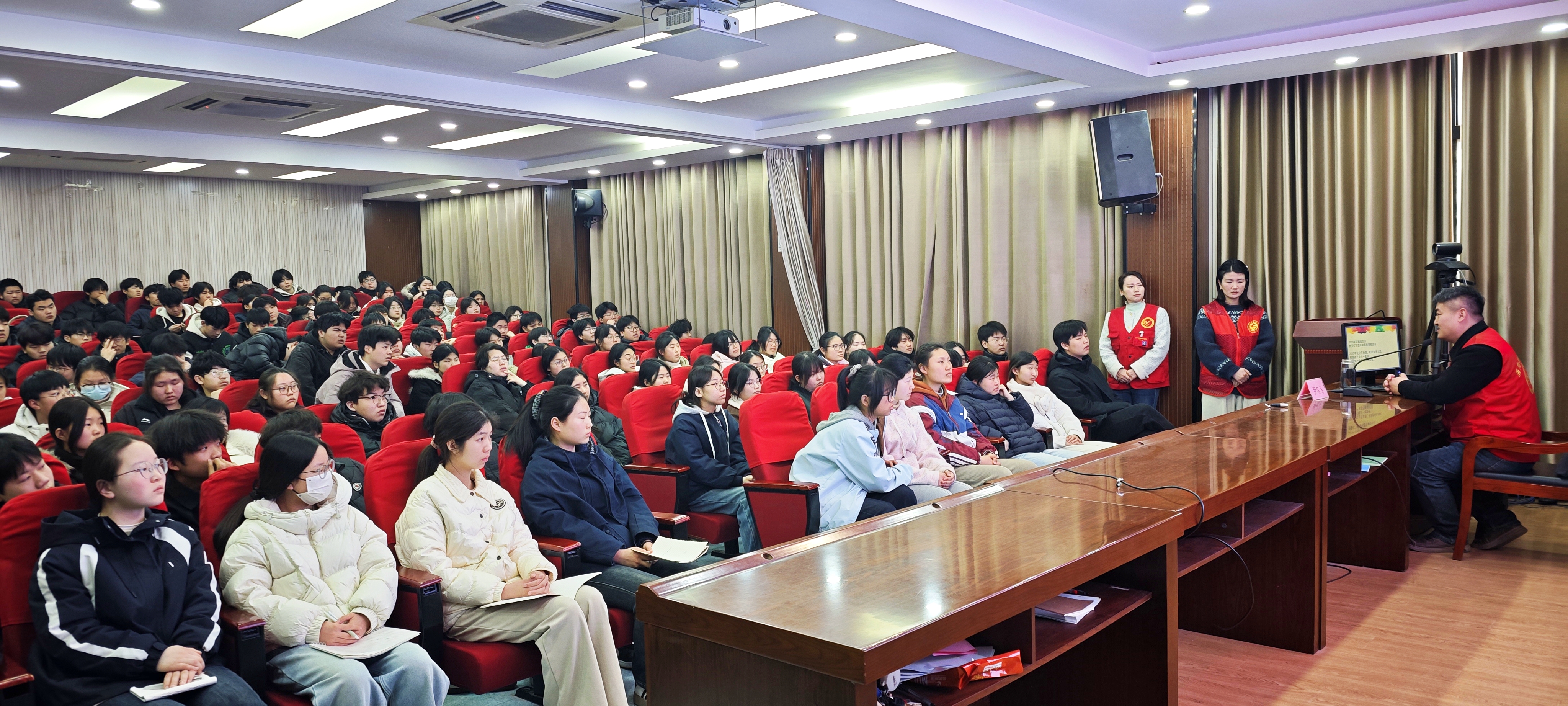 i_20260320152456931775.jpg 3宣讲进行中.jpg