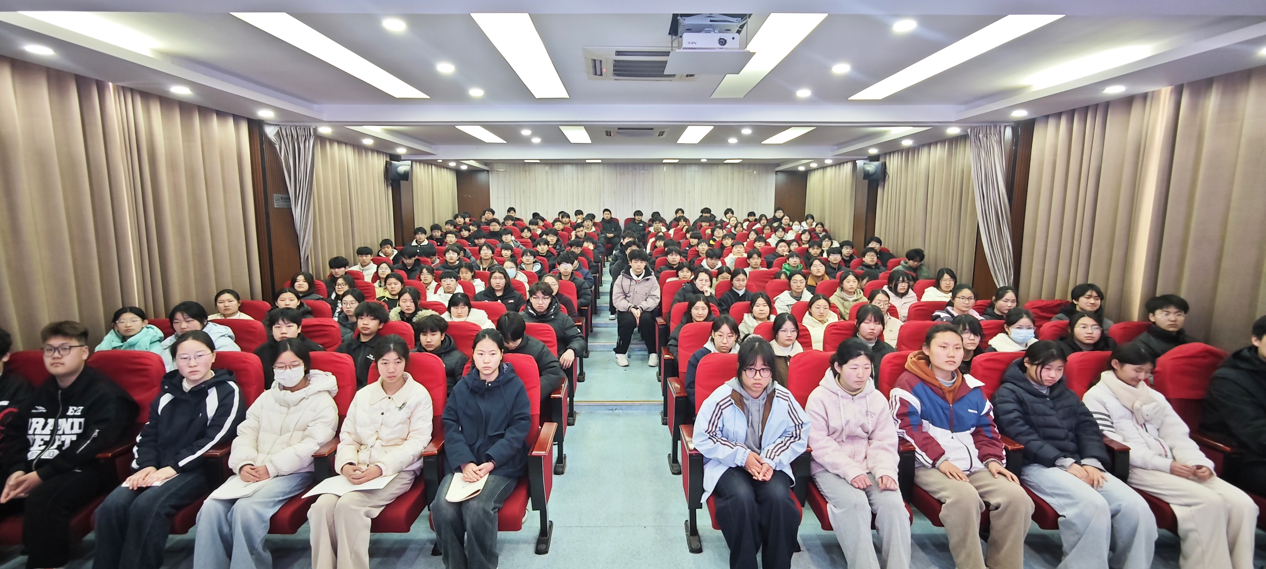 i_20260320153209619918.jpg 6每个同学都听的很认真.jpg