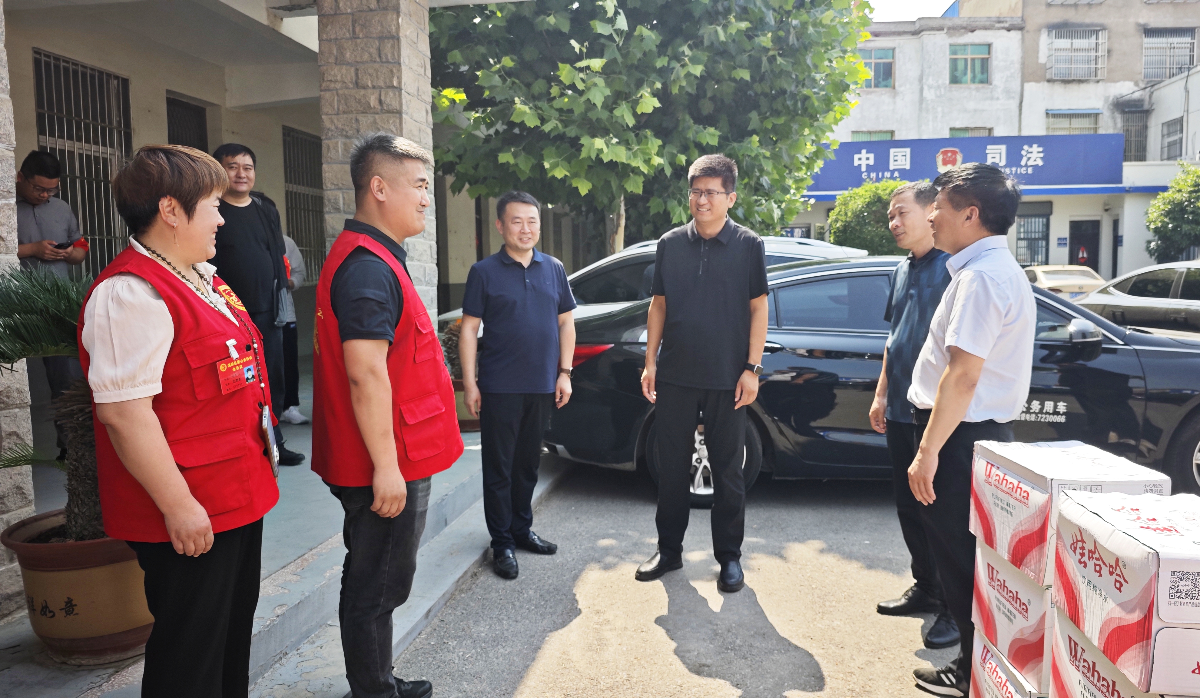 2涡阳县委组织部、县委社会工作部、县爱心者协会主要负责人与涡南镇主要负责人交流禁烧工作.jpg